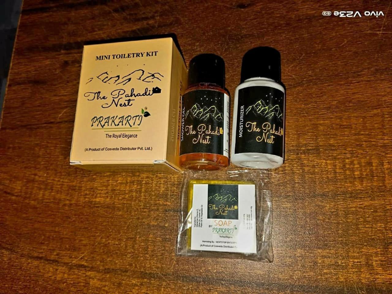 ホテル The Pahadi Nest マックトシュワー 部屋 写真